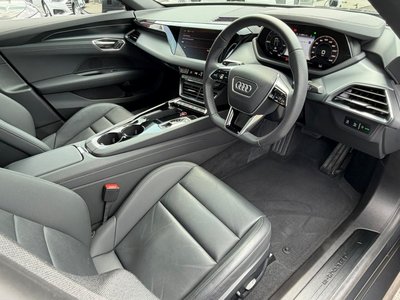 2025 AUDI E-TRON GT QUATTRO thumbnail 17