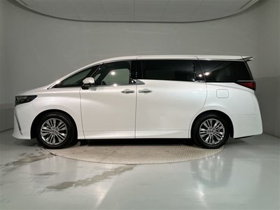 2025 Toyota ALPHARD — фото 3