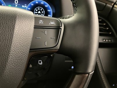 2025 Toyota ALPHARD — фото 21