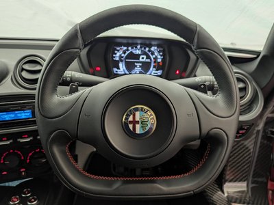 2015 ALFA Romeo 4C — фото 15