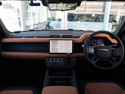 2024 LAND Rover DEFENDER photo 2