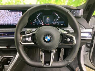 2025 BMW 7 SERIES photo 15