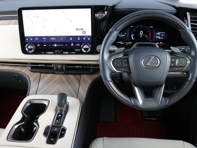 2024 Lexus LM — фото 13