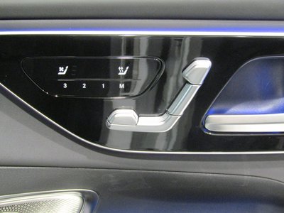 2025 Mercedes-BENZ GLC AMG 照片 9