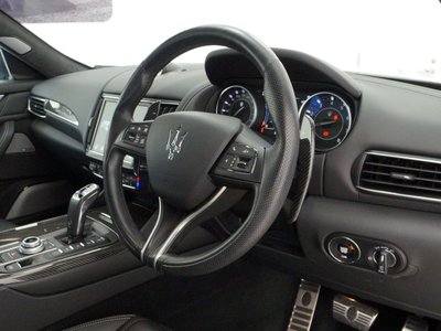 2021 Maserati LEVANTE — фото 11