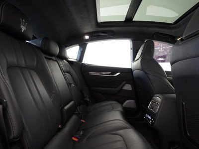 2021 Maserati LEVANTE — фото 16