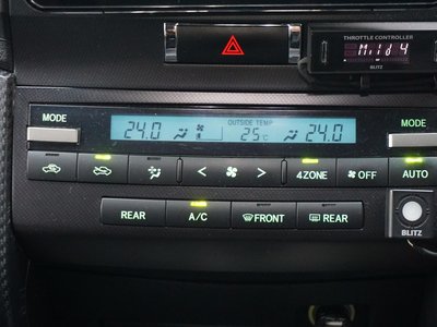 صورة 35 لـ 2009 Toyota LAND CRUISER 200