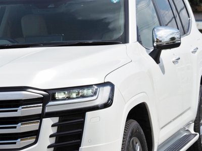 صورة 17 لـ 2023 Toyota LAND CRUISER 300