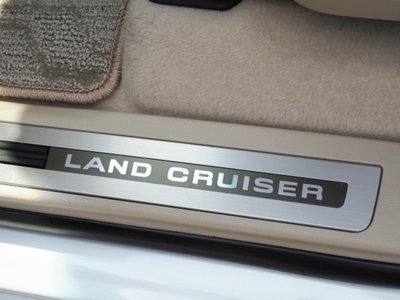 صورة 75 لـ 2023 Toyota LAND CRUISER 300
