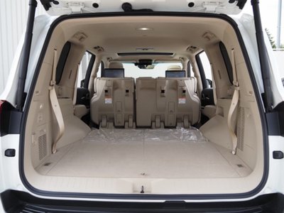صورة 43 لـ 2023 Toyota LAND CRUISER 300