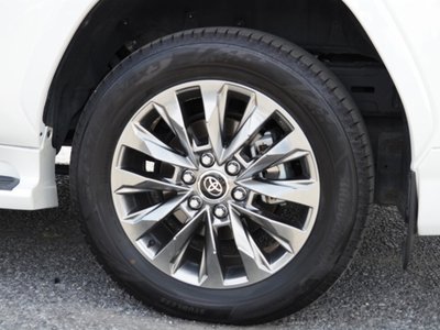 صورة 21 لـ 2023 Toyota LAND CRUISER 300