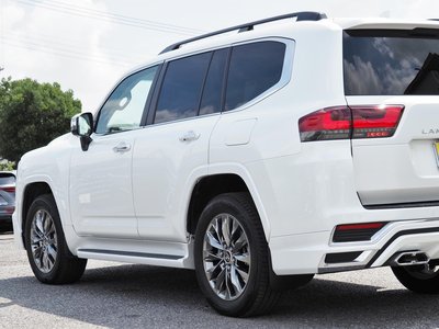 صورة 16 لـ 2023 Toyota LAND CRUISER 300