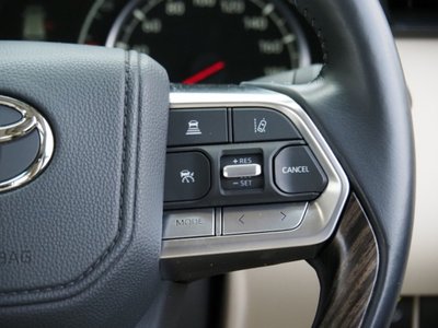 صورة 45 لـ 2023 Toyota LAND CRUISER 300