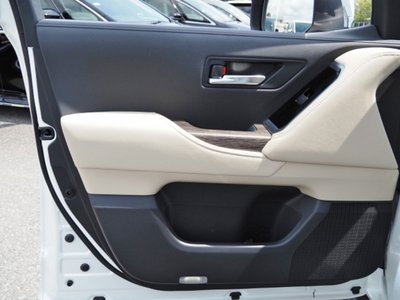 صورة 68 لـ 2023 Toyota LAND CRUISER 300