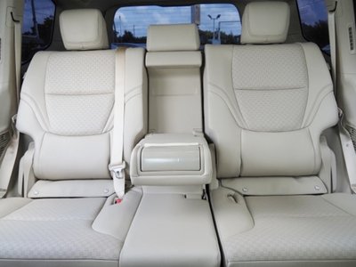 صورة 30 لـ 2023 Toyota LAND CRUISER 300