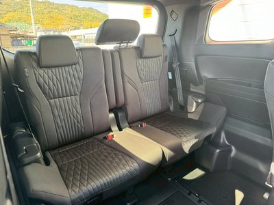2026 Toyota ALPHARD — фото 7