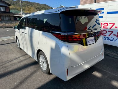 2026 Toyota ALPHARD — фото 2
