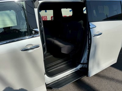 2026 Toyota ALPHARD — фото 6