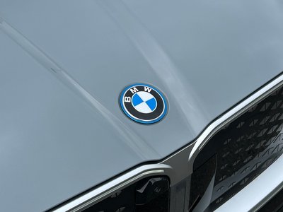 صورة 14 لـ 2024 BMW IX2