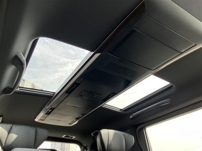 صورة 40 لـ 2026 Toyota ALPHARD