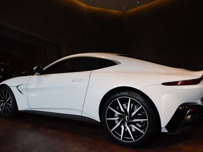 2019 Aston Martin VANTAGE — миниатюра 6