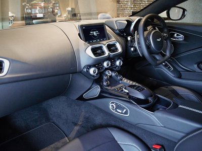 2019 Aston Martin VANTAGE — миниатюра 21