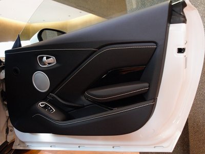 2019 Aston Martin VANTAGE — миниатюра 16