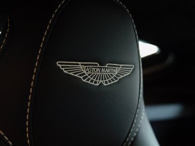 2019 Aston Martin VANTAGE — миниатюра 18