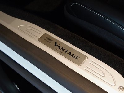 2019 Aston Martin VANTAGE — миниатюра 20