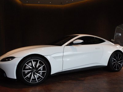 2019 Aston Martin VANTAGE — миниатюра 5