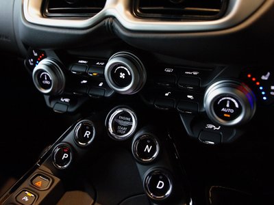 2019 Aston Martin VANTAGE — миниатюра 13