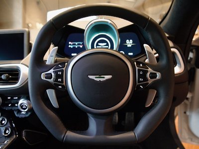 2019 Aston Martin VANTAGE — миниатюра 10
