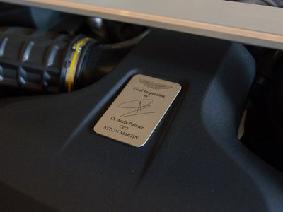 2019 Aston Martin VANTAGE — миниатюра 23