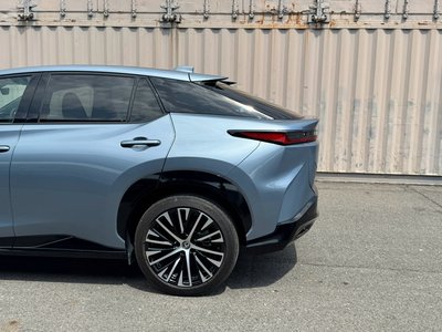 صورة 13 لـ 2023 Lexus RZ