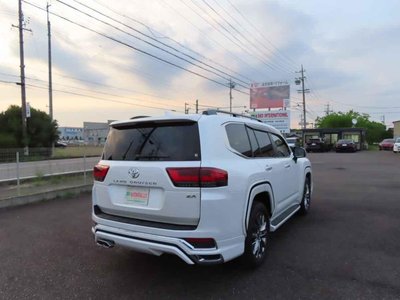 صورة 11 لـ 2023 Toyota LAND CRUISER 300