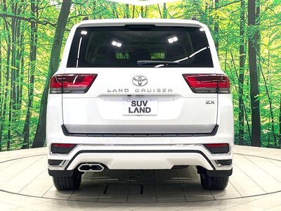 صورة 20 لـ 2023 Toyota LAND CRUISER 300