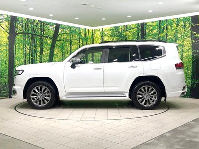 صورة 30 لـ 2023 Toyota LAND CRUISER 300