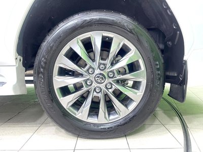 صورة 26 لـ 2023 Toyota LAND CRUISER 300