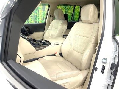 صورة 37 لـ 2023 Toyota LAND CRUISER 300