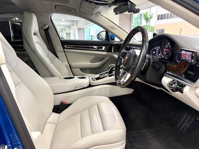 2017 Porsche PANAMERA thumbnail 24