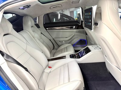 2017 Porsche PANAMERA thumbnail 48