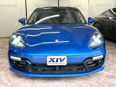 2017 Porsche PANAMERA photo 4