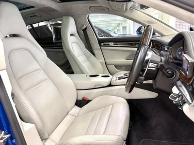 2017 Porsche PANAMERA thumbnail 25