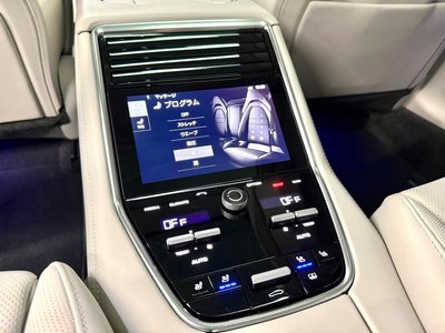 2017 Porsche PANAMERA thumbnail 44