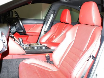 2020 Lexus IS photo 15