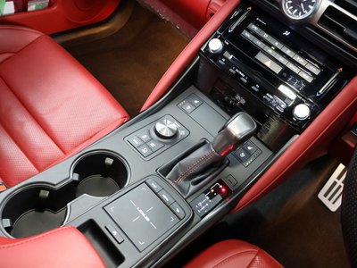2020 Lexus IS thumbnail 17