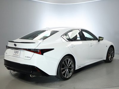 2020 Lexus IS photo 5