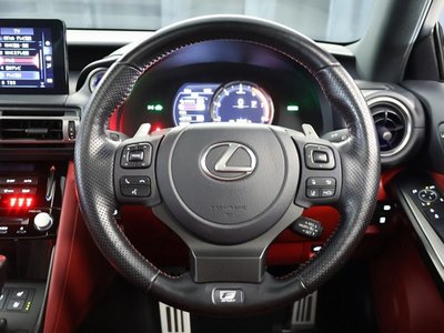 2020 Lexus IS photo 9