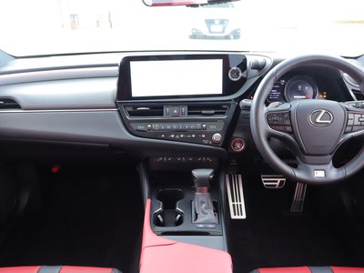2023 Lexus ES photo 6
