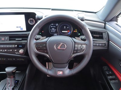 2023 Lexus ES photo 11